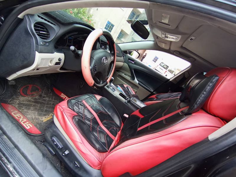 Thumbnail 4 of 2010 Lexus IS